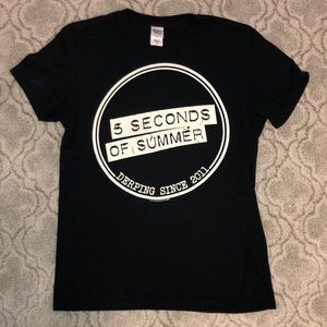 5SOS concert T-shirt